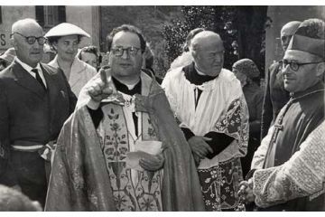 Altra vecchia foto dei preti Don Lorenzo e Don Braneschi